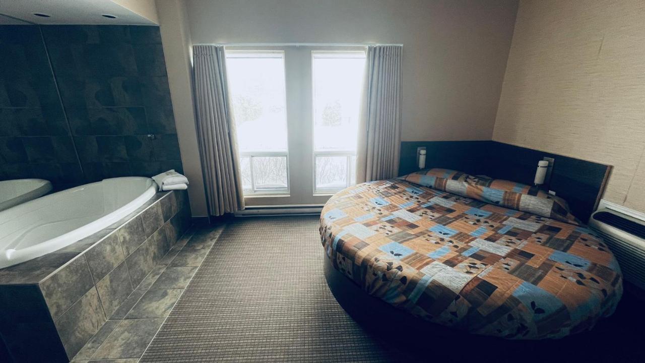 Motel Falcon Brossard Exteriör bild