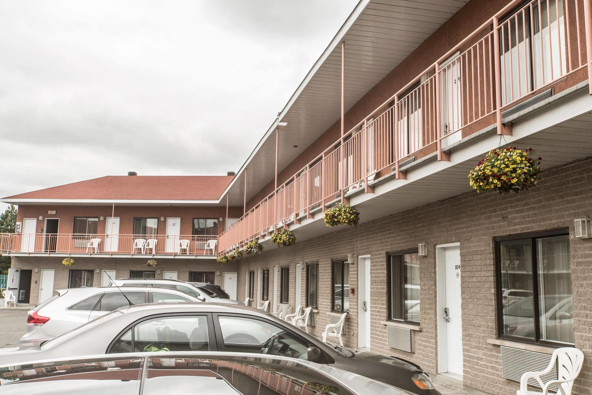 Motel Falcon Brossard Exteriör bild