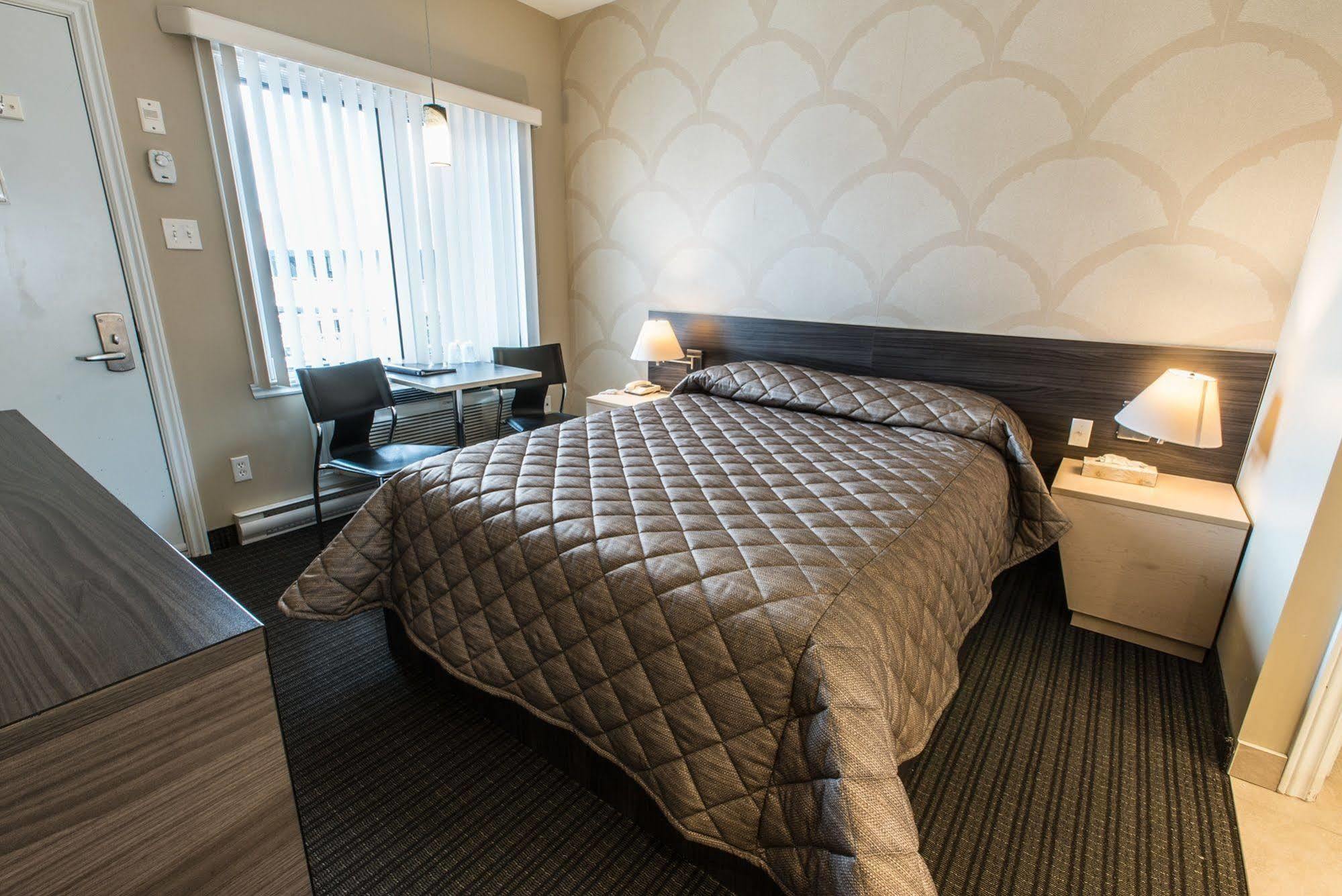 Motel Falcon Brossard Exteriör bild